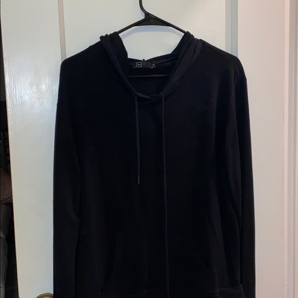 M//C black lightweight pullover